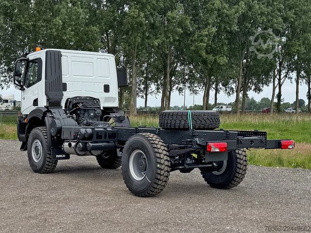 Chassis with cab Iveco T-Way AD190T43WH-4500 AT Chassis Cabin (8 units)