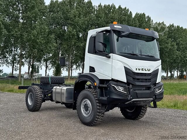 Chassis with cab Iveco T-Way AD190T43WH-4500 AT Chassis Cabin (8 units)