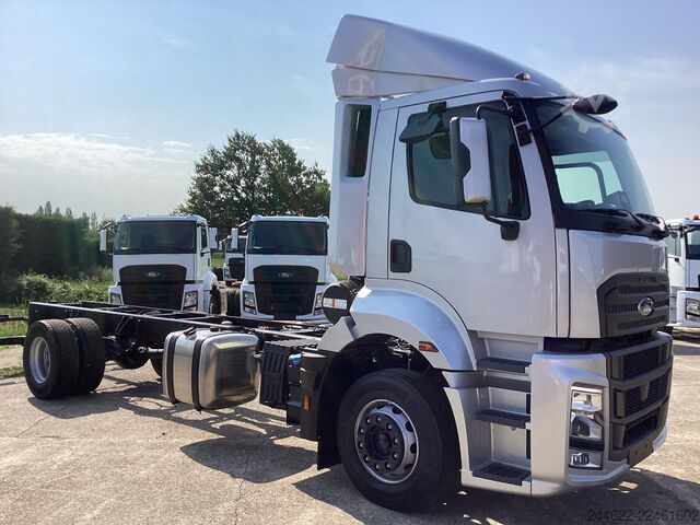 Custom body truck Ford Ford 4x2 Road 1833 Daycab