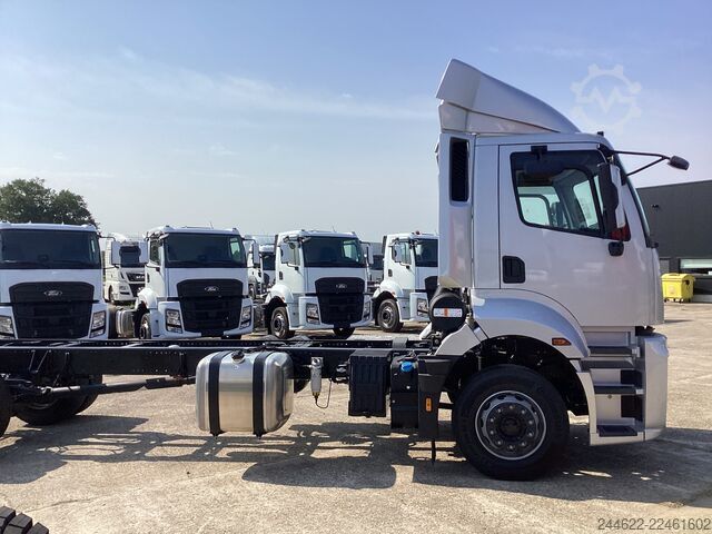 Custom body truck Ford Ford 4x2 Road 1833 Daycab