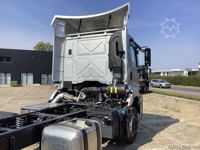 Custom body truck Ford Ford 4x2 Road 1833 Daycab