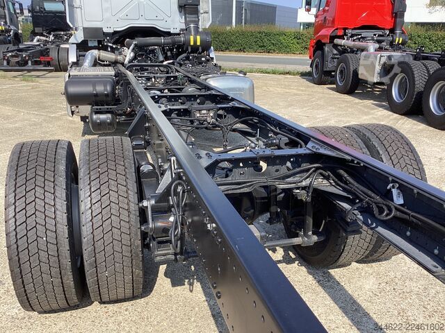 Custom body truck Ford Ford 4x2 Road 1833 Daycab