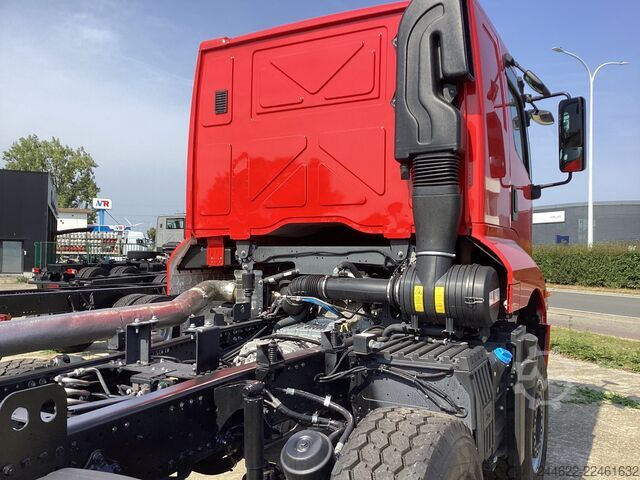 Truck chassis Ford 8x4 Construction 4145D Low Roof Sleeper