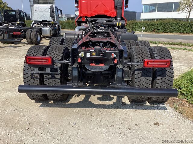 Truck chassis Ford 8x4 Construction 4145D Low Roof Sleeper