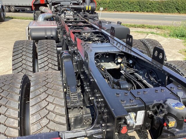 Truck chassis Ford 8x4 Construction 4145D Low Roof Sleeper