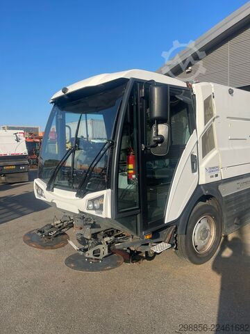 Road sweeper Johnston C401