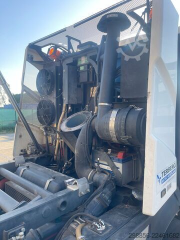 Road sweeper Johnston C401
