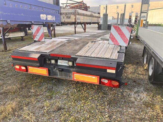 Low loader semitrailer  t3  3 Achs Satteltieflader