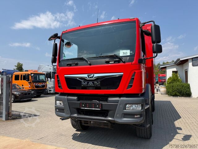 LKW mit Getränkeaufbau MAN TGM 13.290 4x4 Getränke/Seitenlader+LBW/Navi