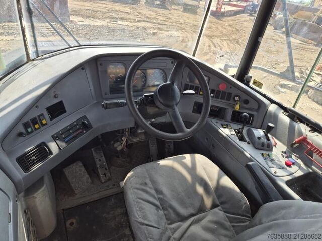 Box truck VOLVO A40E