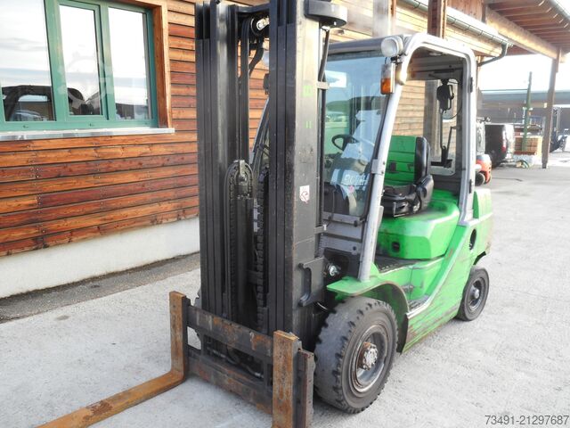 Gabelstapler Cesab M325D Triplex + SS