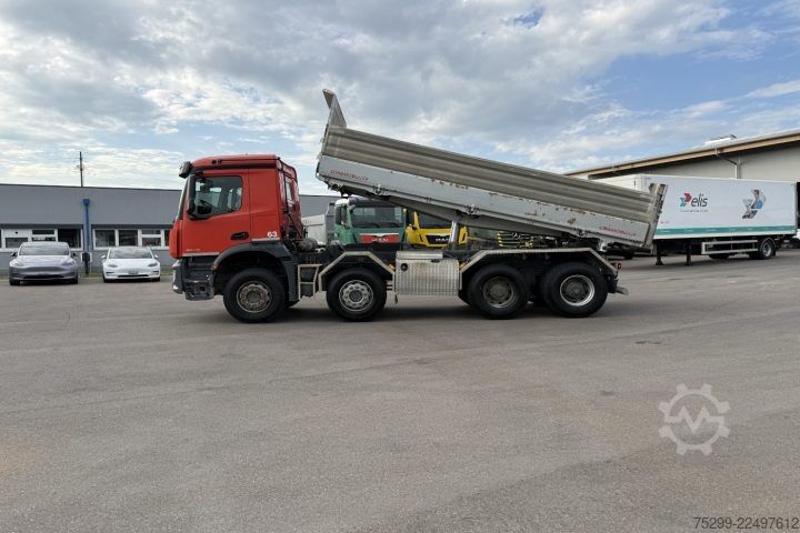 Dreiseitenkipper LKW Mercedes-Benz Arocs 3243 8x4 Schwarzmüller / Swiss-Vehicle