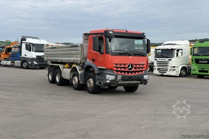 Dreiseitenkipper LKW Mercedes-Benz Arocs 3243 8x4 Schwarzmüller / Swiss-Vehicle