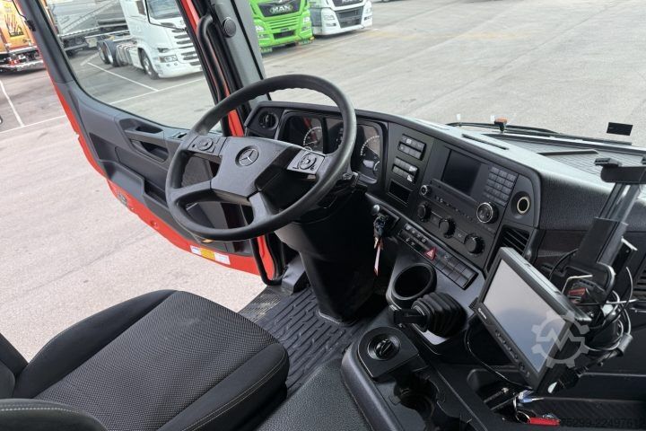 Dreiseitenkipper LKW Mercedes-Benz Arocs 3243 8x4 Schwarzmüller / Swiss-Vehicle