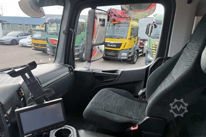 Dreiseitenkipper LKW Mercedes-Benz Arocs 3243 8x4 Schwarzmüller / Swiss-Vehicle