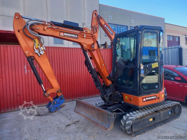 Mini excavator Hitachi ZX33U-6