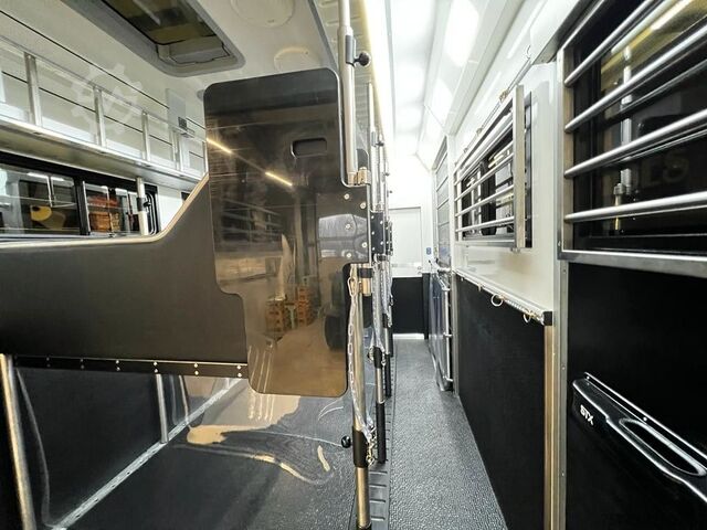 Cattle truck MERCEDES-BENZ 2651 STX 5 Pferde DOP. POP-OUT+POP-UP  EXKLUSIVE