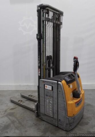 Pallet Stackers Still EXV 16