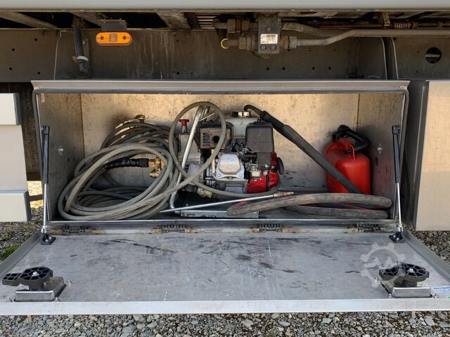 Walking floor semitrailer KRAKER CF-Z 92m³_ BPW_ Liftach_ Funk_ Hochdruckreiniger