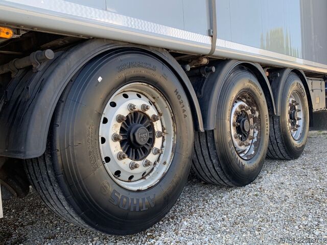 Walking floor semitrailer KRAKER CF-Z 92m³_ BPW_ Liftach_ Funk_ Hochdruckreiniger