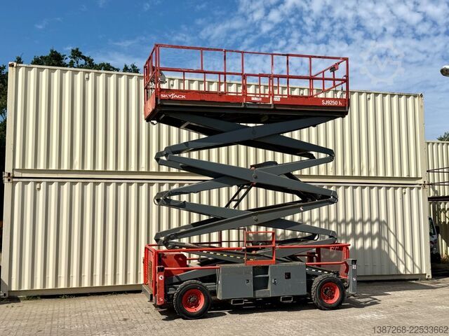 Work platform Skyjack SJ9250RT 4x4 / 17.2 Meter / 2016 BJ