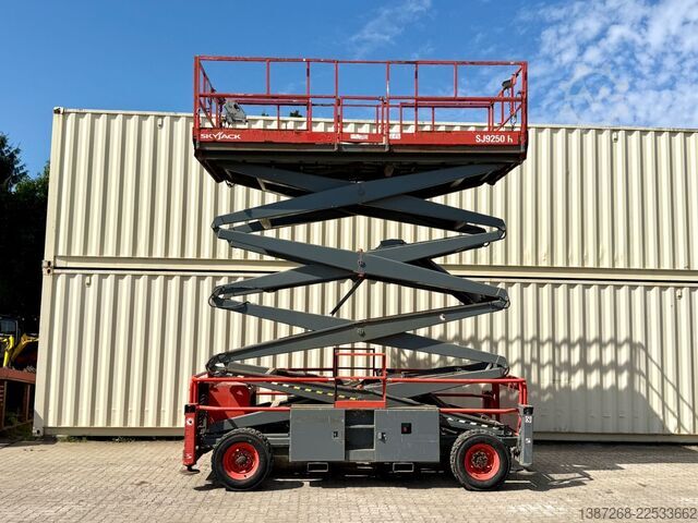 Work platform Skyjack SJ9250RT 4x4 / 17.2 Meter / 2016 BJ