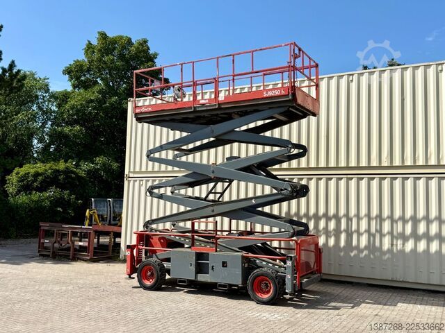 Work platform Skyjack SJ9250RT 4x4 / 17.2 Meter / 2016 BJ