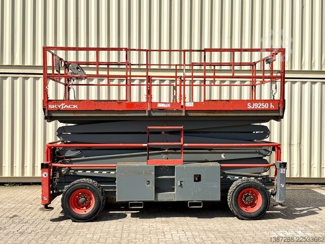 Work platform Skyjack SJ9250RT 4x4 / 17.2 Meter / 2016 BJ