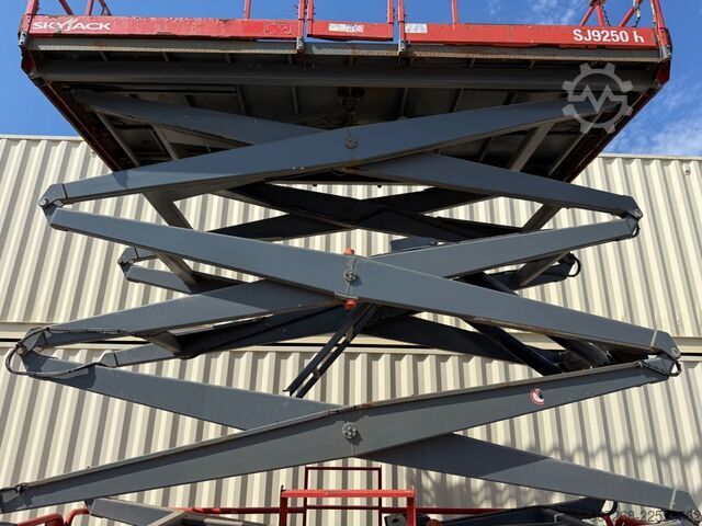 Work platform Skyjack SJ9250RT 4x4 / 17.2 Meter / 2016 BJ