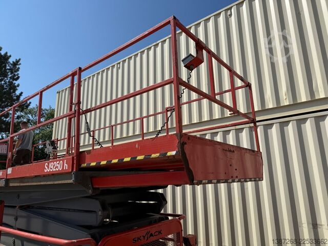 Work platform Skyjack SJ9250RT 4x4 / 17.2 Meter / 2016 BJ