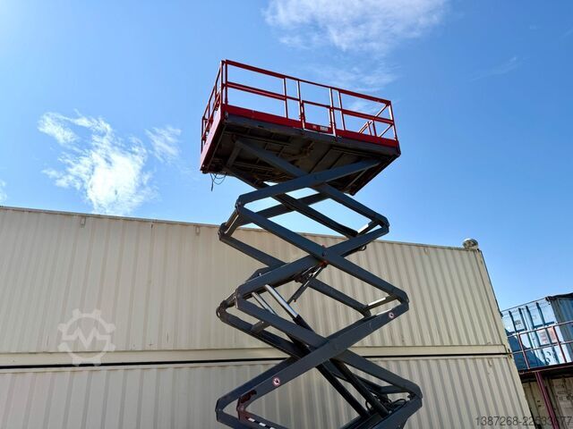 Work platform Skyjack SJ8841RT 4x4 Diesel / 14.3 Meter