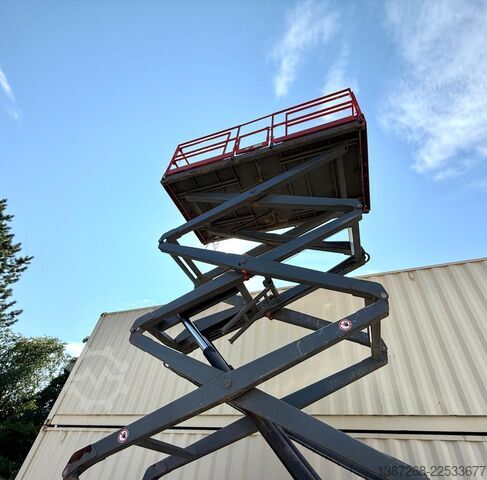 Work platform Skyjack SJ8841RT 4x4 Diesel / 14.3 Meter