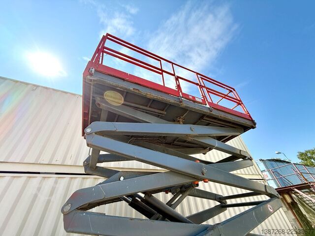 Work platform Skyjack SJ8841RT 4x4 Diesel / 14.3 Meter