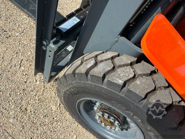 Front loader forklift  JQ Power CPCD25 / 2.5T Diesel / Sideshift / 2026