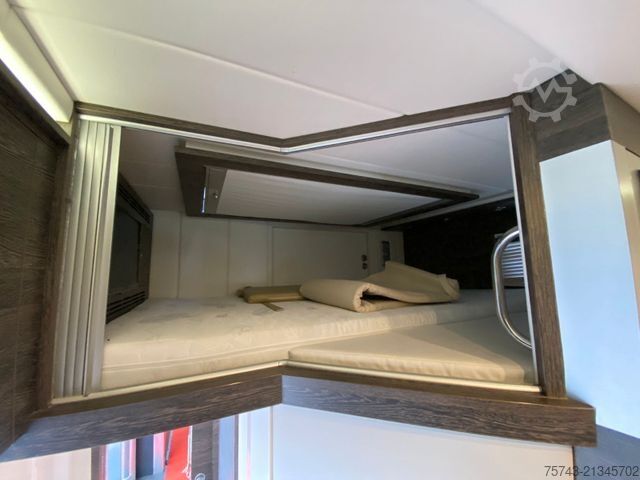 Cattle truck MERCEDES-BENZ Actros 2651 STX  Pop-Out,  5 Pferde