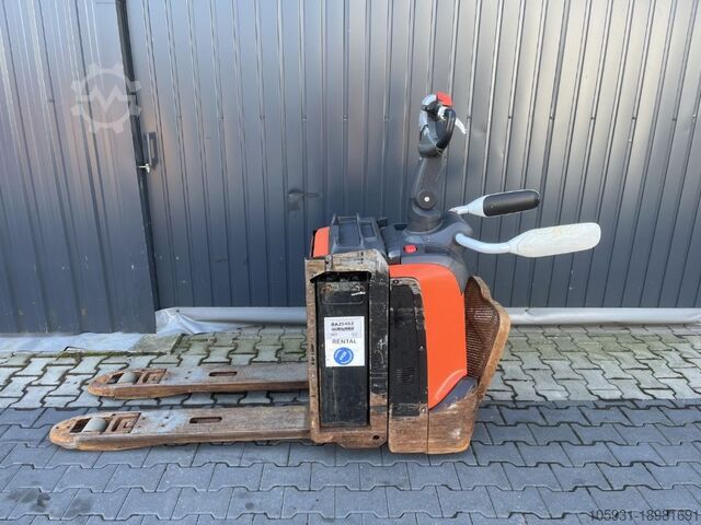Electric Pallet Truck BT LPE200