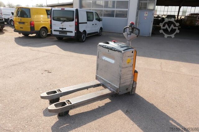 Manual pallet jack still EXU 16