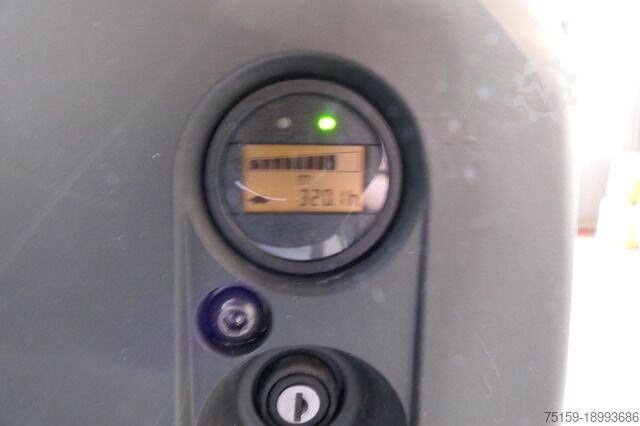 Manual pallet jack still EXU 16