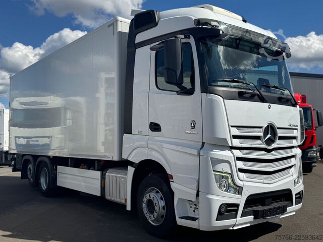 LKW mit Kofferaufbau MERCEDES-BENZ ACTROS 2545 L / LBW / SEITENTÜRE / STANDKLIMA