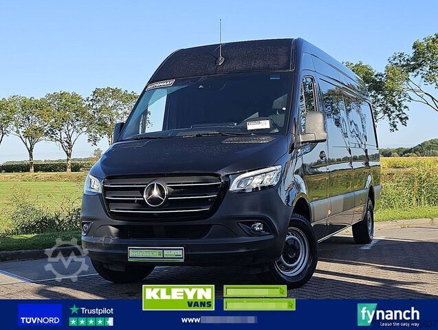 High-roof van MERCEDES-BENZ SPRINTER 317 L3H2 LED Mbux10!