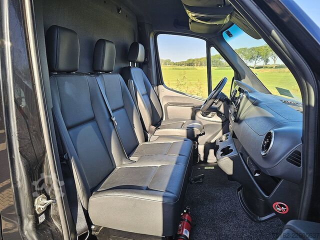 High-roof van MERCEDES-BENZ SPRINTER 317 L3H2 LED Mbux10!