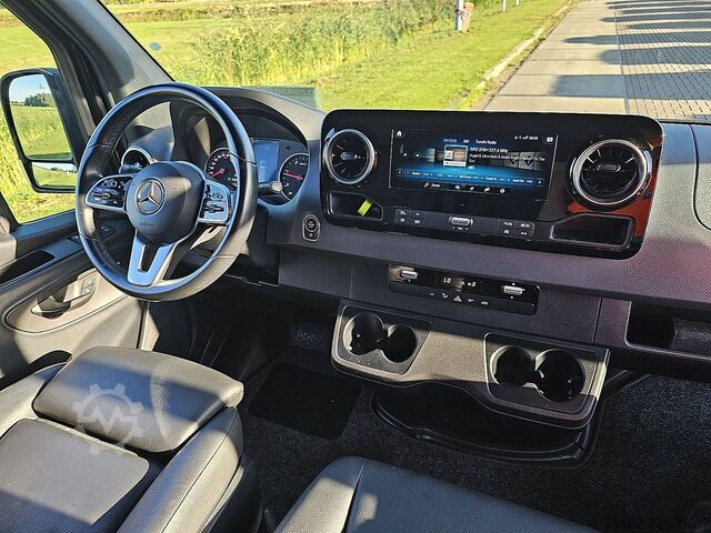 High-roof van MERCEDES-BENZ SPRINTER 317 L3H2 LED Mbux10!