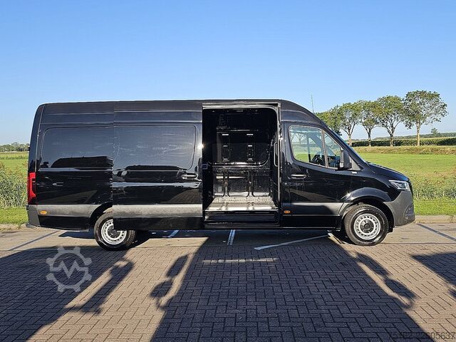 High-roof van MERCEDES-BENZ SPRINTER 317 L3H2 LED Mbux10!