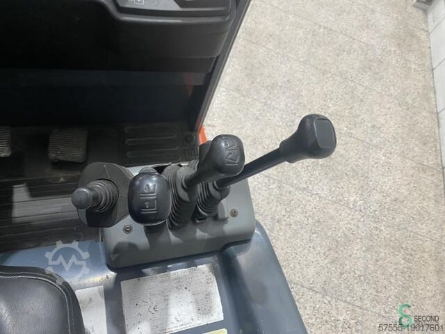 Forklift Toyota 7FBEST13