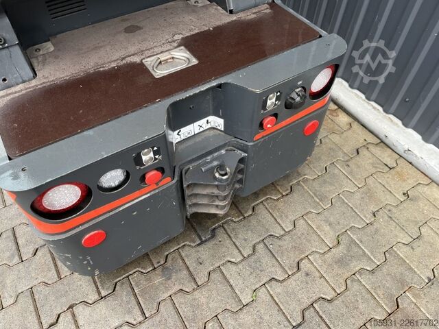 Tow Tractor Linde P80