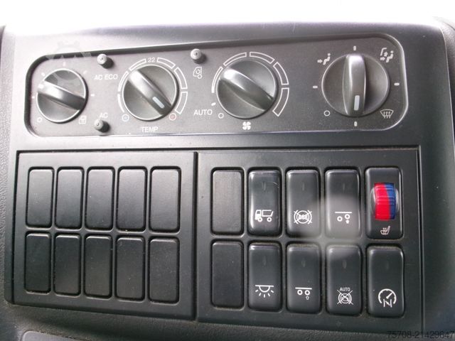 Flatbed truck with tarp MAN 26.390 TGA*7,5m Pritsche*2,5 to LBW*AHK*B/L*Lift