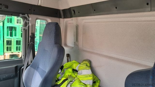 Flatbed truck with tarp MAN 26.390 TGA*7,5m Pritsche*2,5 to LBW*AHK*B/L*Lift