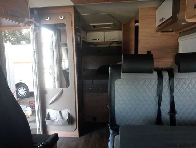 Teilintegriertes Wohnmobil Ford Transit Weinsberg Carasuite 2024 | Cambio automatico | 5 posti letto