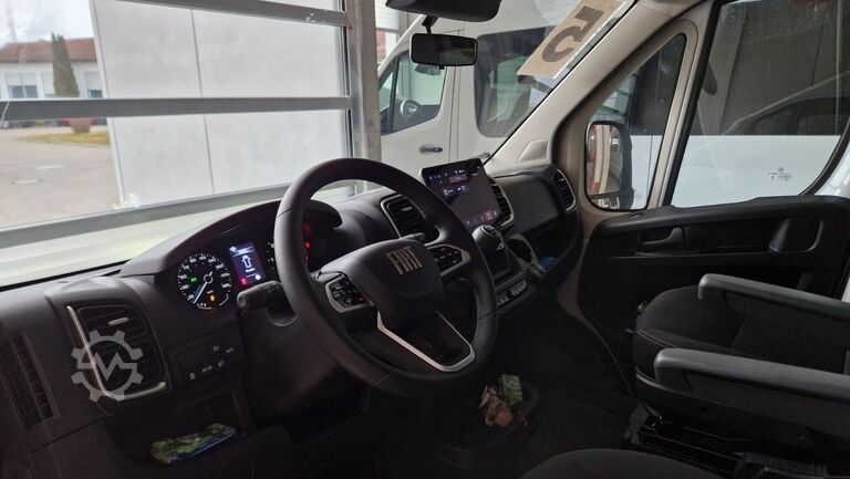 Kleinbus FIAT Ducato 9 Sitzer Mobility Airlineboden Rolli