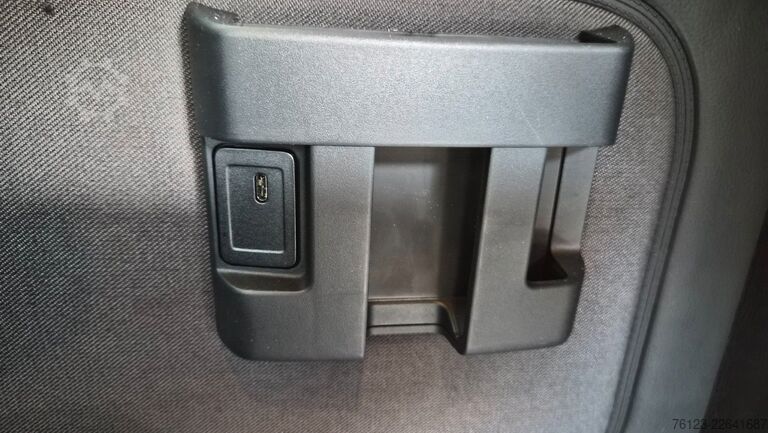 Kleinbus MERCEDES-BENZ Sprinter 315 VIP Mobility 23 Airlineboden Lage